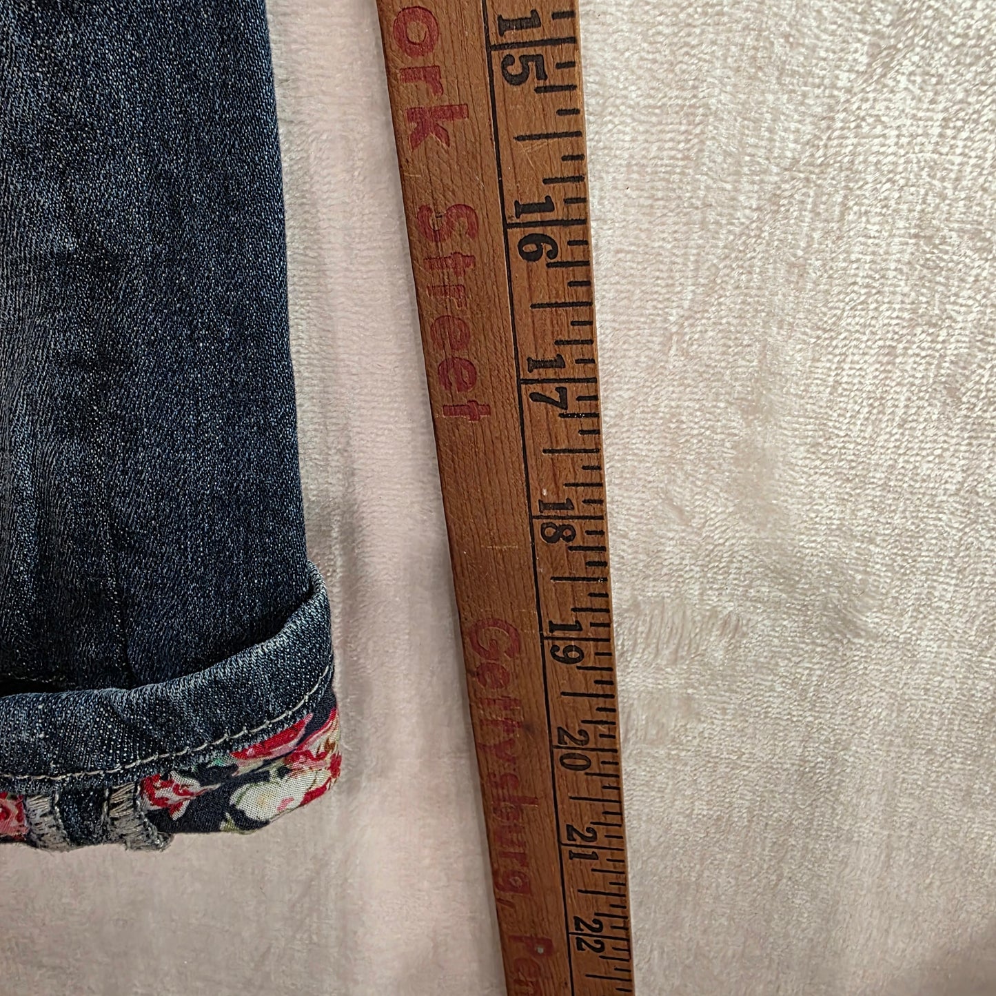 Miss Me Girls Jeans Size 10 Cuffed Capri Med Wash Rhinestone & Embroidered Design