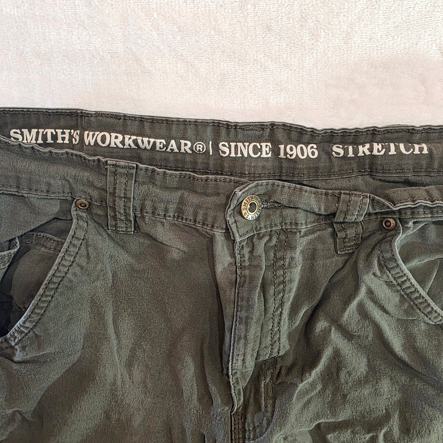 Smith’s Workwear Cargo Shorts M Size 32W Olive Regular Fit Cotton Blend