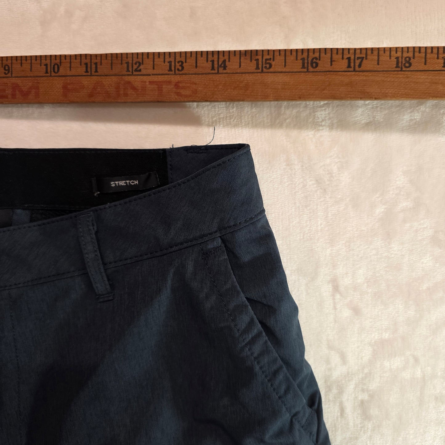 Kenneth Cole Shorts M Size 32 Navy Slim Fit Stretch Lightweight Tech
