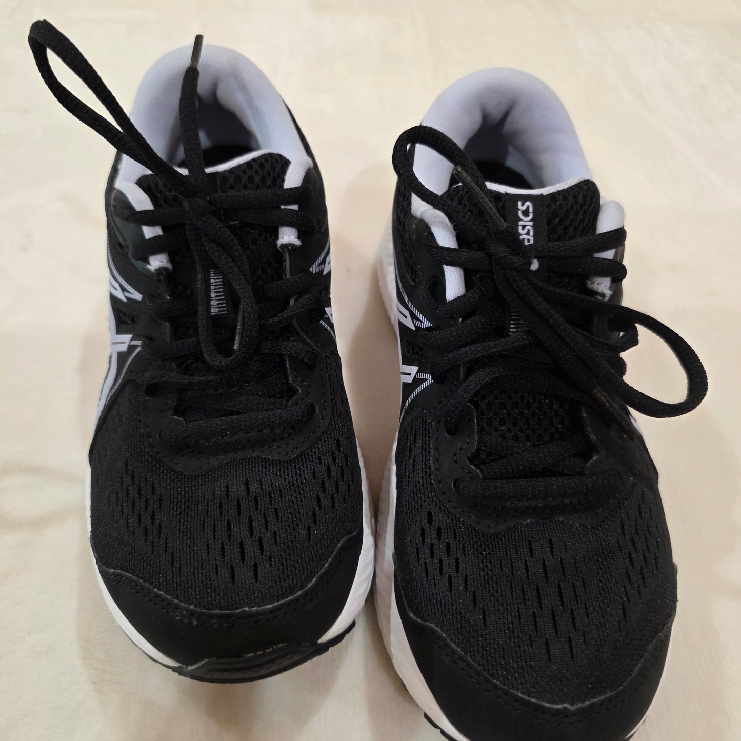 Asics Womens’s Gel-contend 7 Sneakers Black White Amplifoam Shoes Size 6 Pre-owned Asics