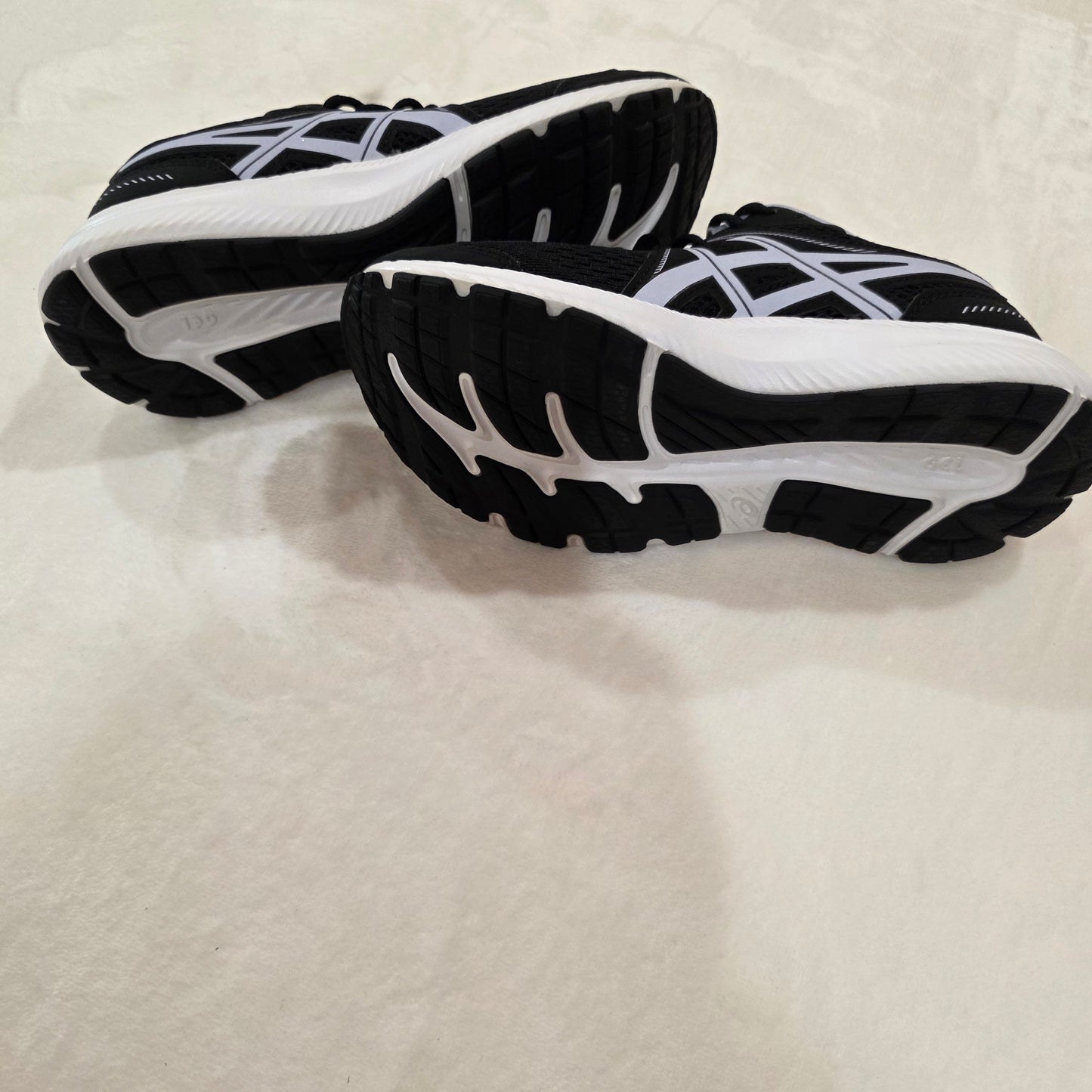 Asics Womens’s Gel-contend 7 Sneakers Black White Amplifoam Shoes Size 6 Pre-owned Asics
