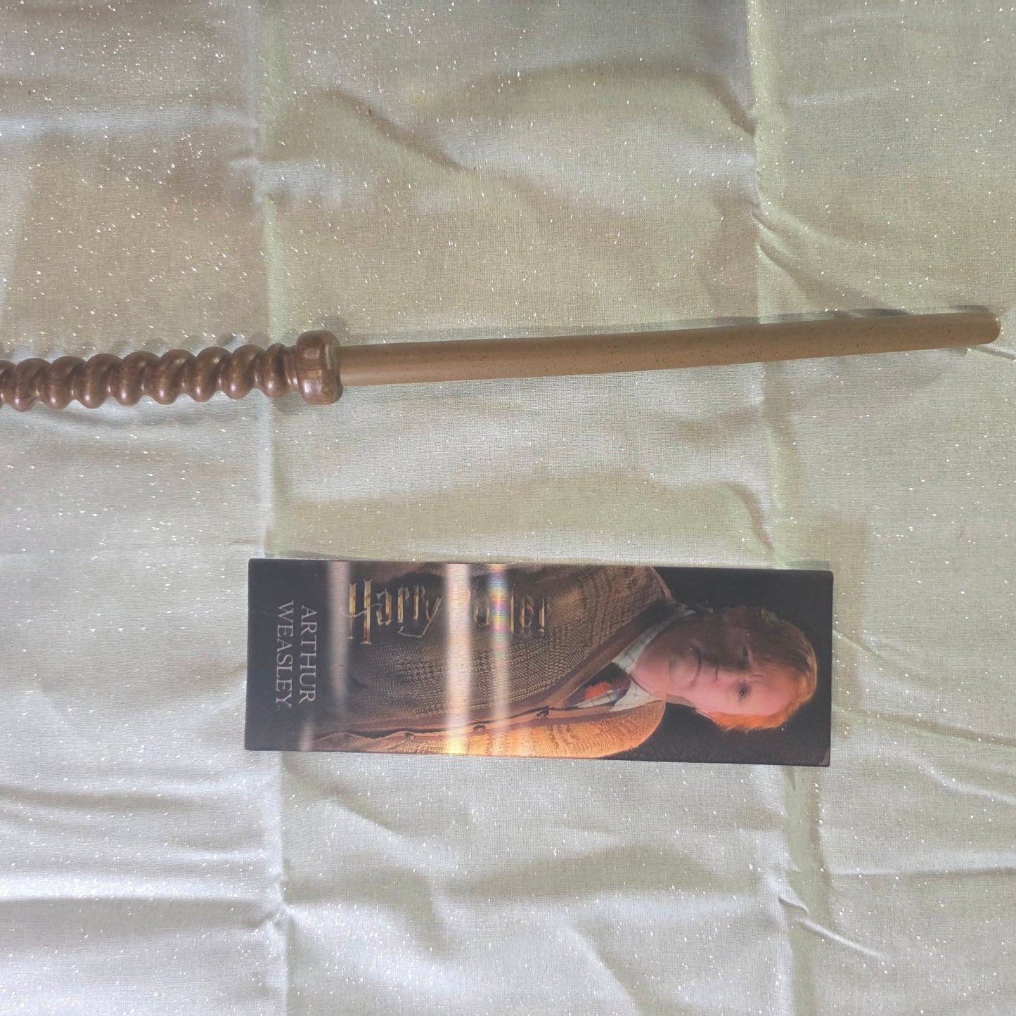 Harry Potter Arthur Weasley Wand Magic Prop Replica Noble Collection 3D Bookmark and Wand