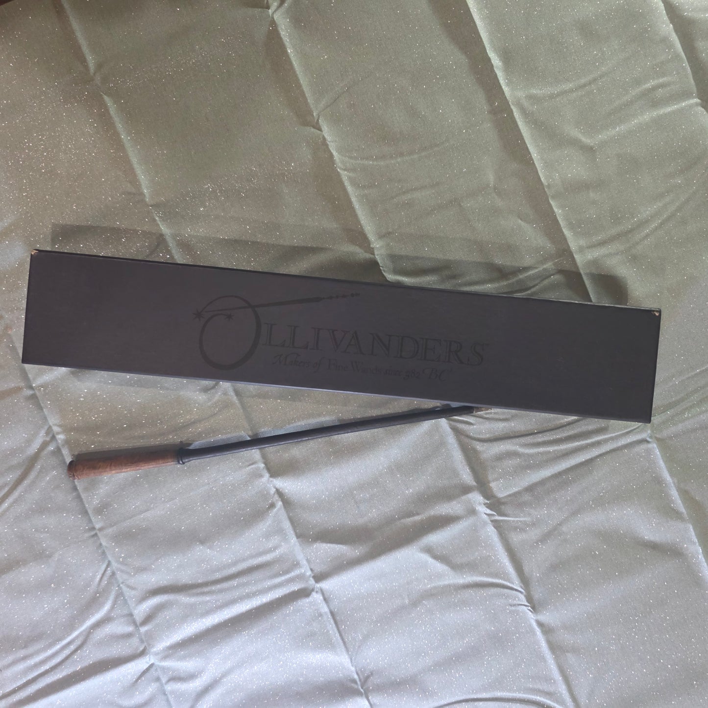 Ollivander’s Hawthorne 6 Wand 13” Authentic Wizarding World of Harry Potter