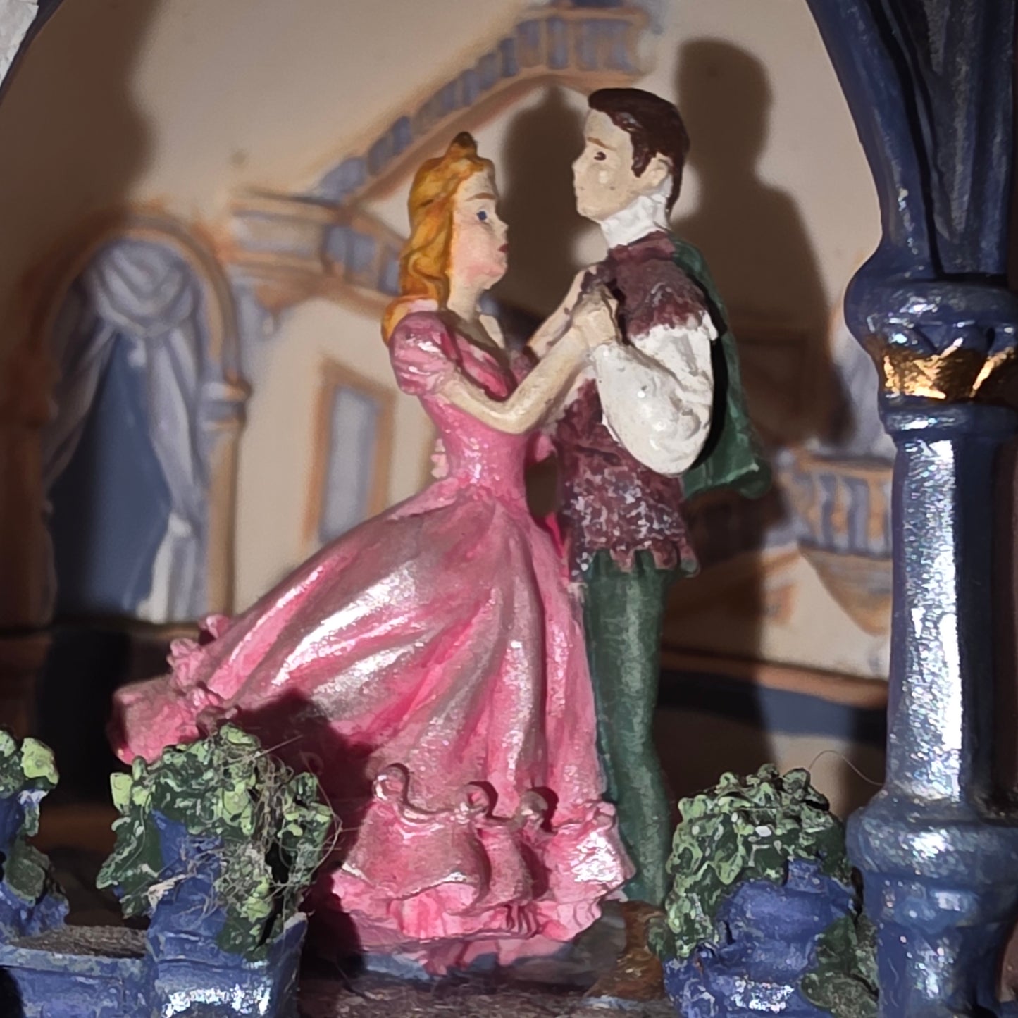 Enchanted Waltz Cinderella Carriage Castle Figurine Limited Edition No 8242