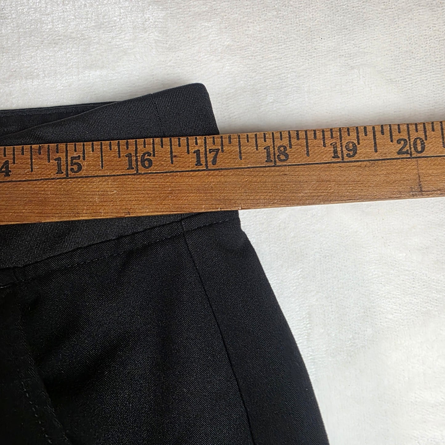 FIGS Black Scrub Bundle 2 Large Tops 1 Large Jogger Pants Technical Collection