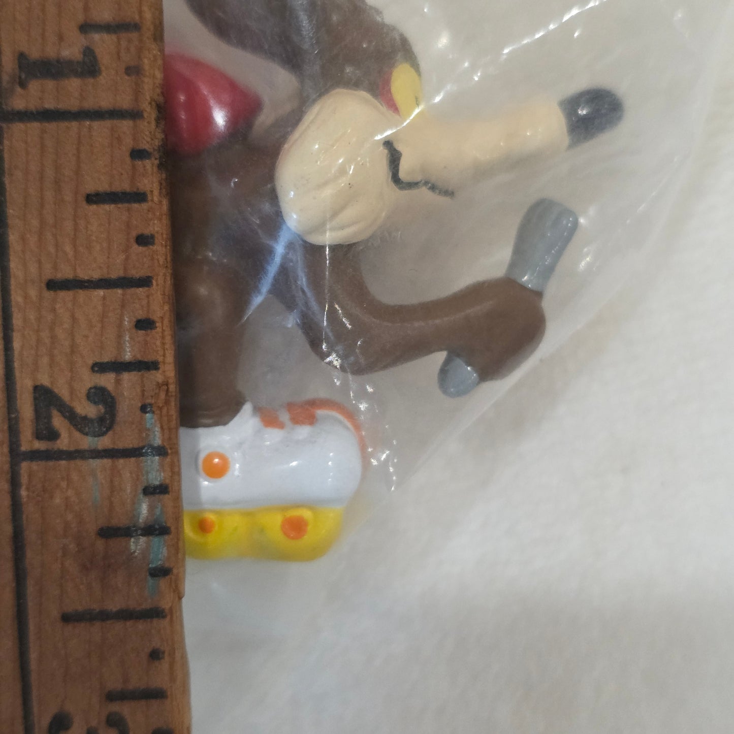 Vintage Looney Tunes Wile E Coyote Shell Gas Collectible Figurine Toy 1990 WB NIP