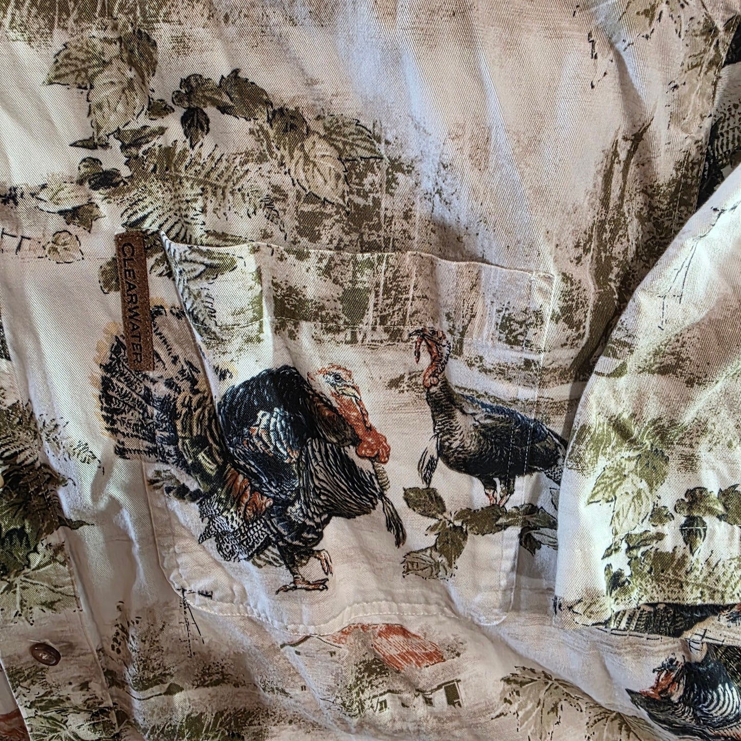Clearwater Outfitters Men’s Short Sleeve Button Down Shirt Size L All Over Pheasant Prairie House Print