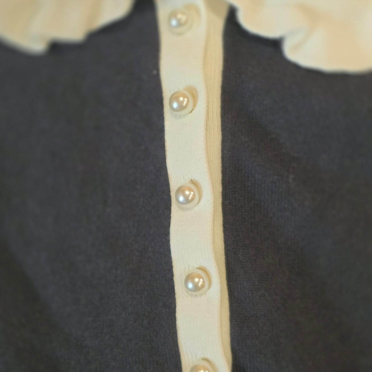 CeCe Black Preppy Knit Top w/ Ruffle Collar & Pearl Buttons – NWT Women’s Size Small