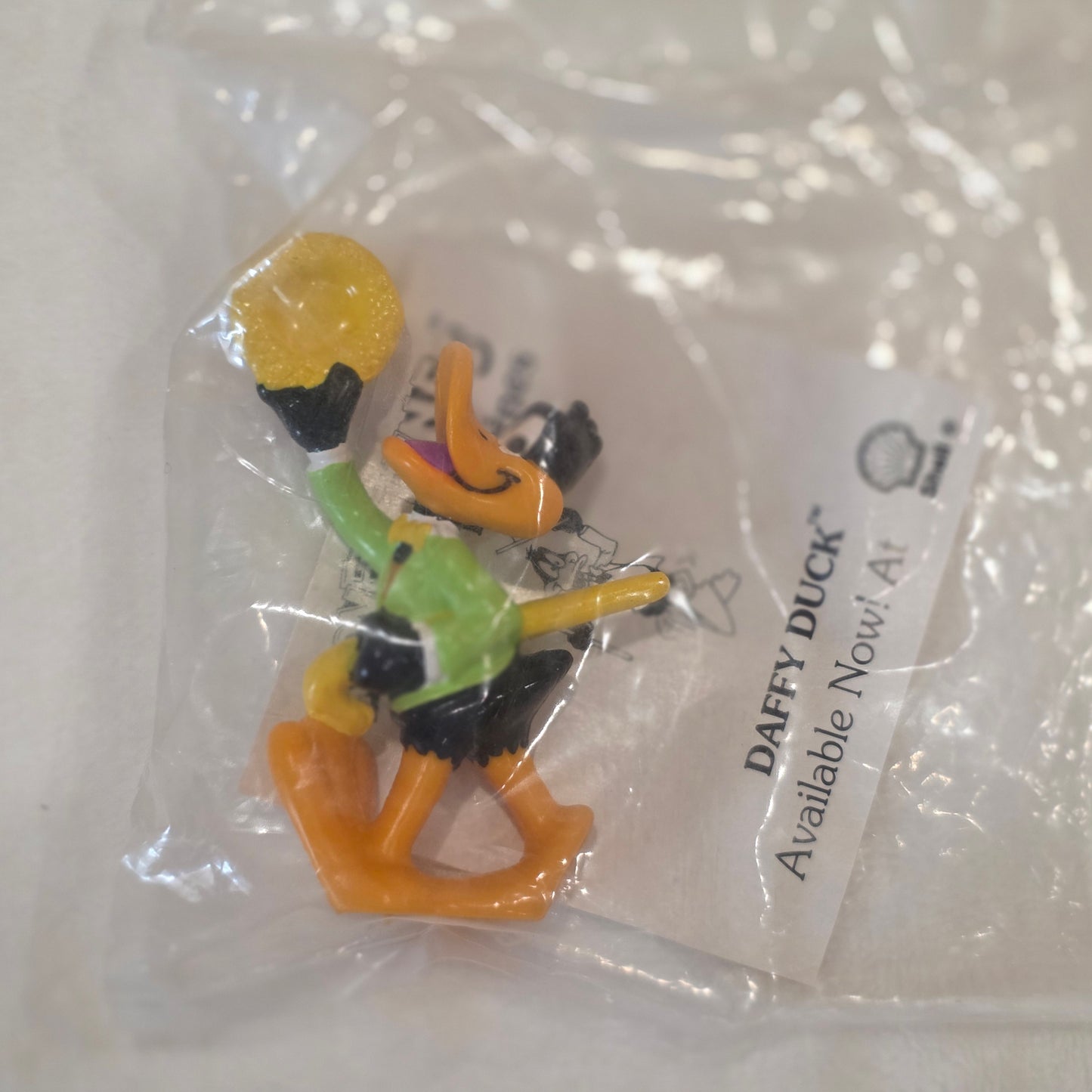 Vintage Looney Tunes Daffy Duck Shell Gas Collectible Figurine Toy 1990 WB NIP