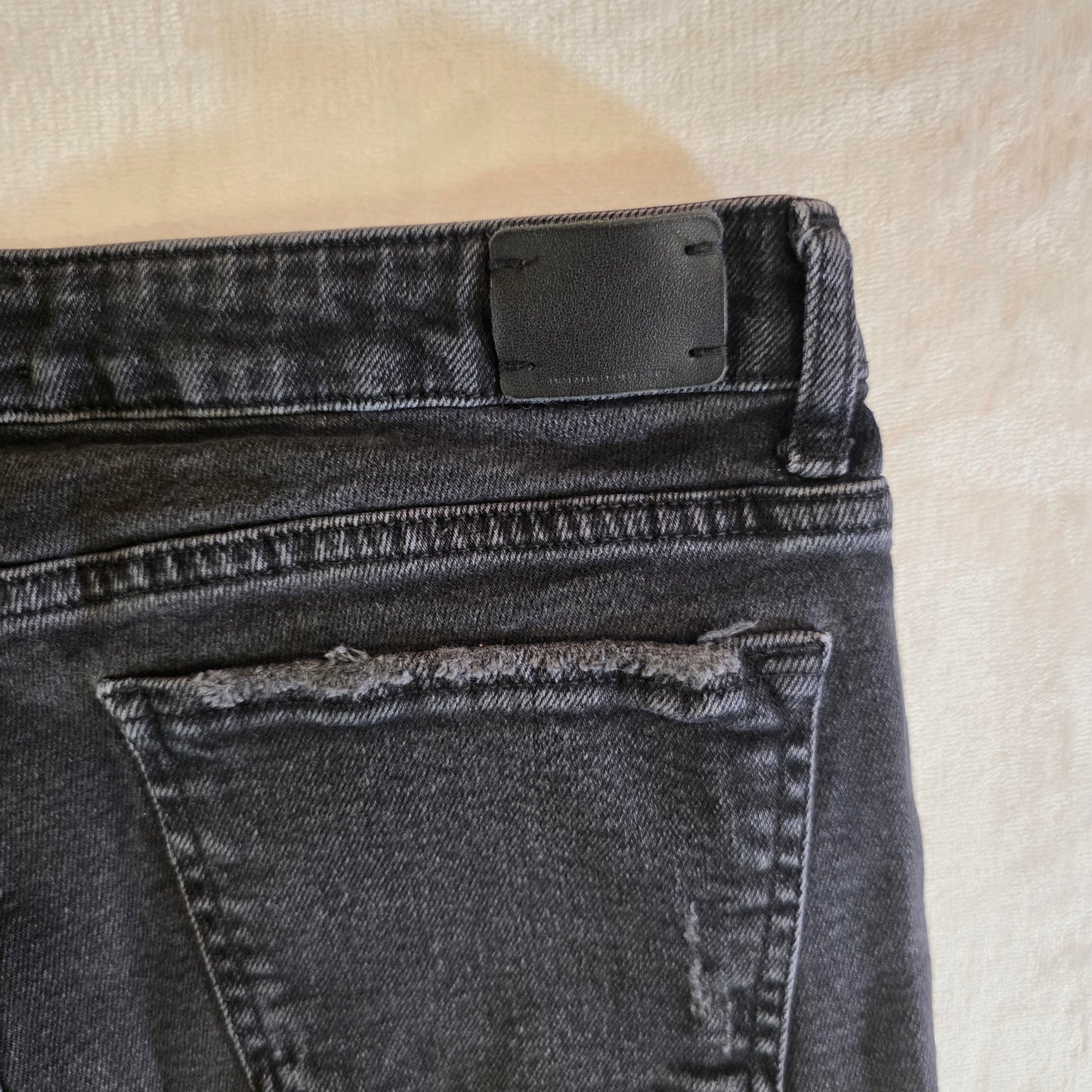 Zara Authentic Denim by TRF Women’s S 6 Jeans Distressed Black