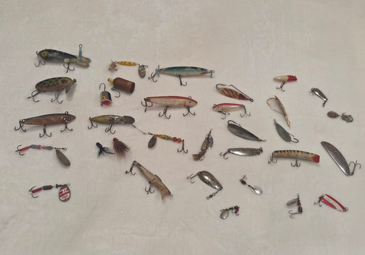 Vintage Fishing Lure Lot – Mixed Wooden Plugs, Spinners & Spoons – Classic Freshwater Tackle
