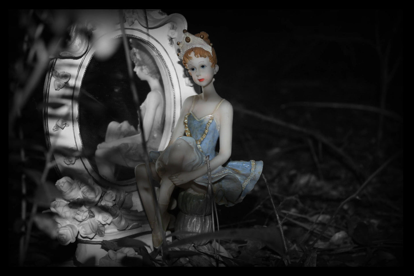 Montecelina Collection Ballerina Figurine with Mirror – Vintage Ballerina in Blue Tutu