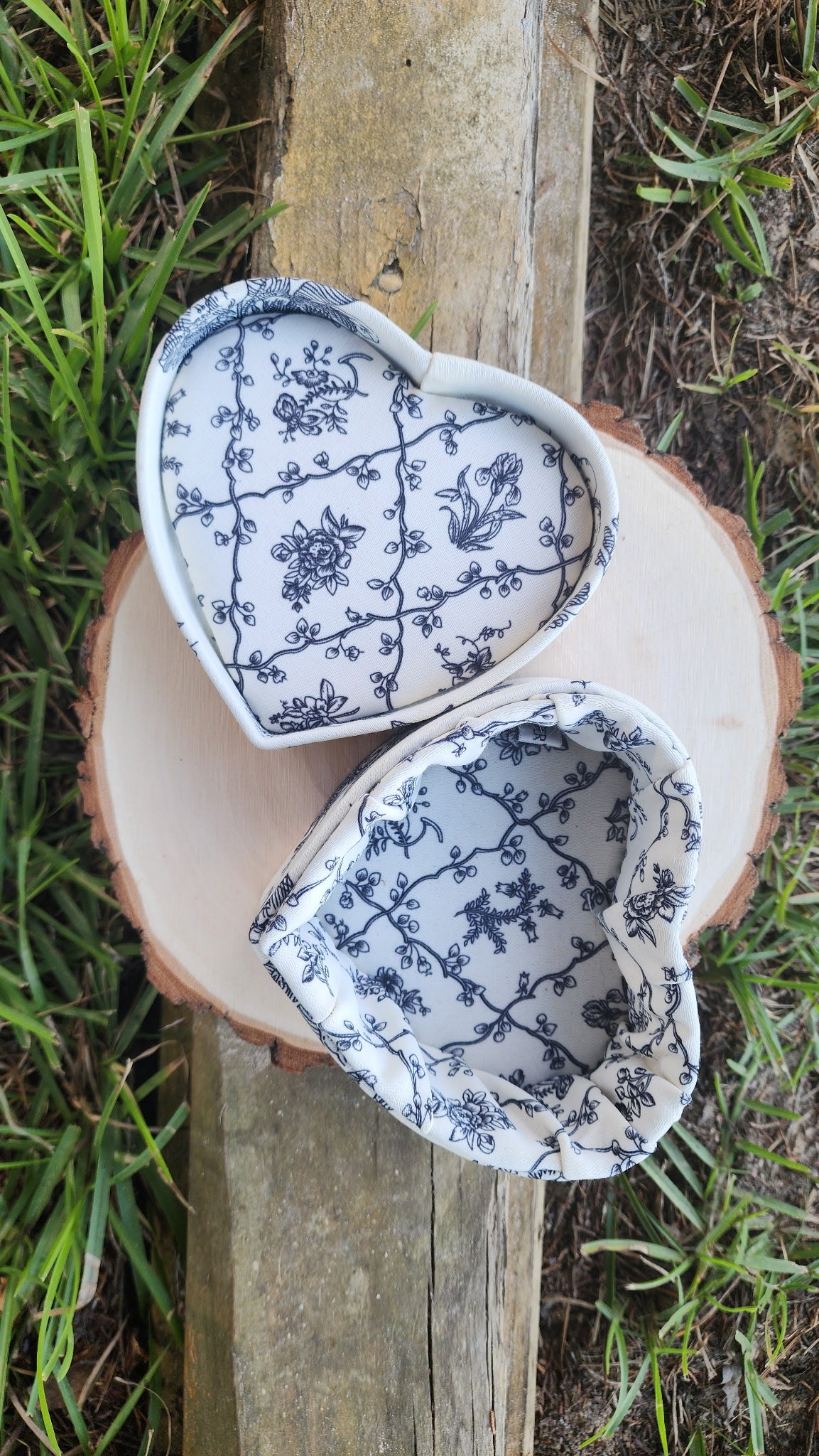 Vintage Quilted Heart Trinket Box Black White Floral Jewelry Keepsake Box