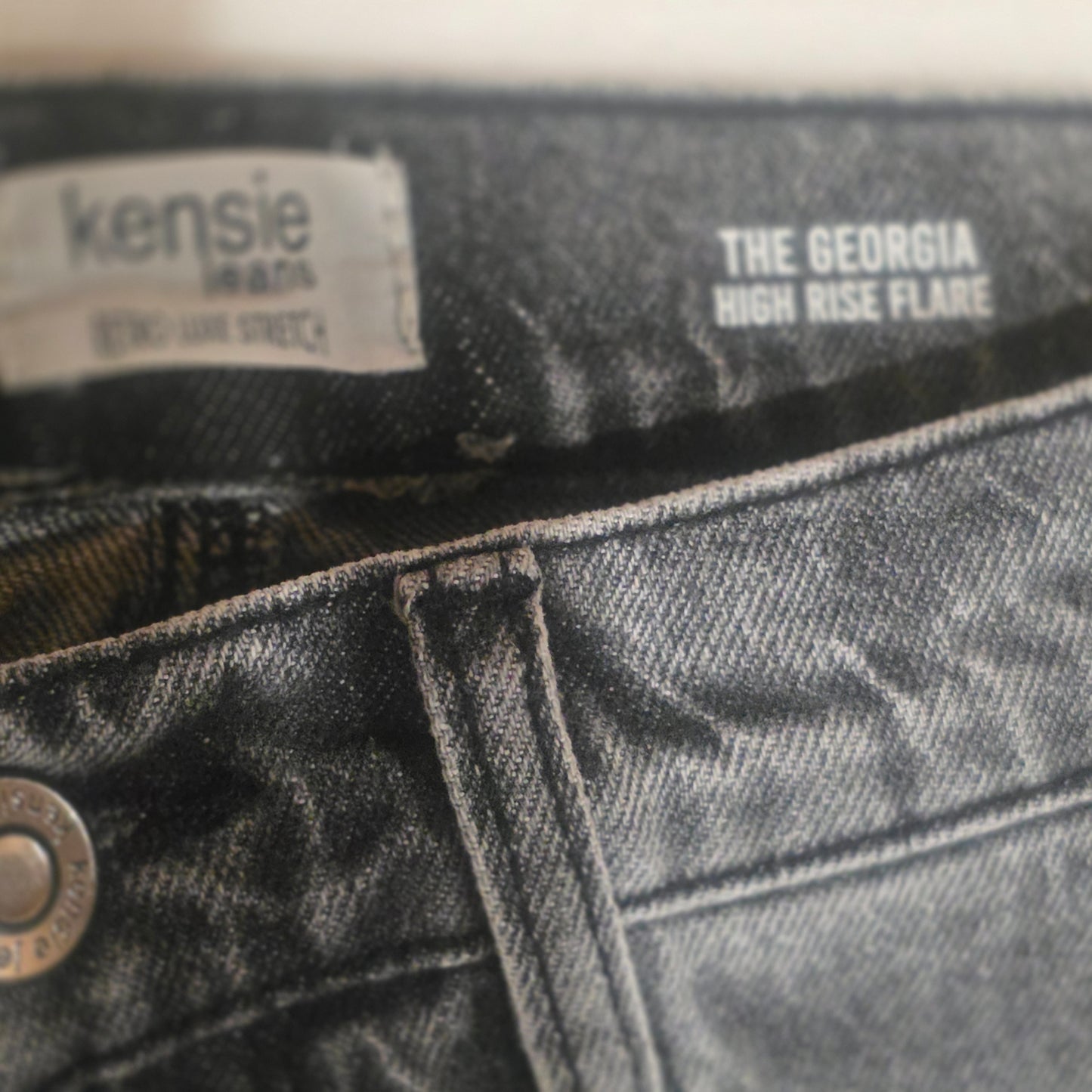 Kensie Jeans Georgia High Rise Flare Size 6 NWT Black Wash Studded Retro Luxe Stretch