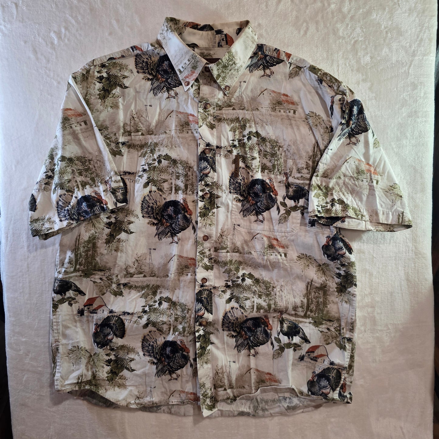 Clearwater Outfitters Men’s Short Sleeve Button Down Shirt Size L All Over Pheasant Prairie House Print