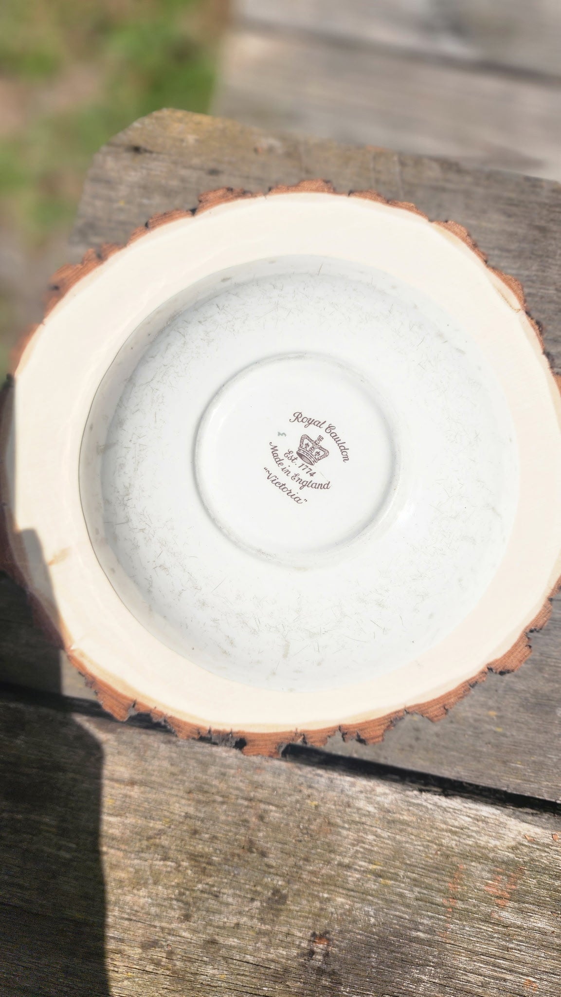 Victoria Royal Cauldron decorative bowl