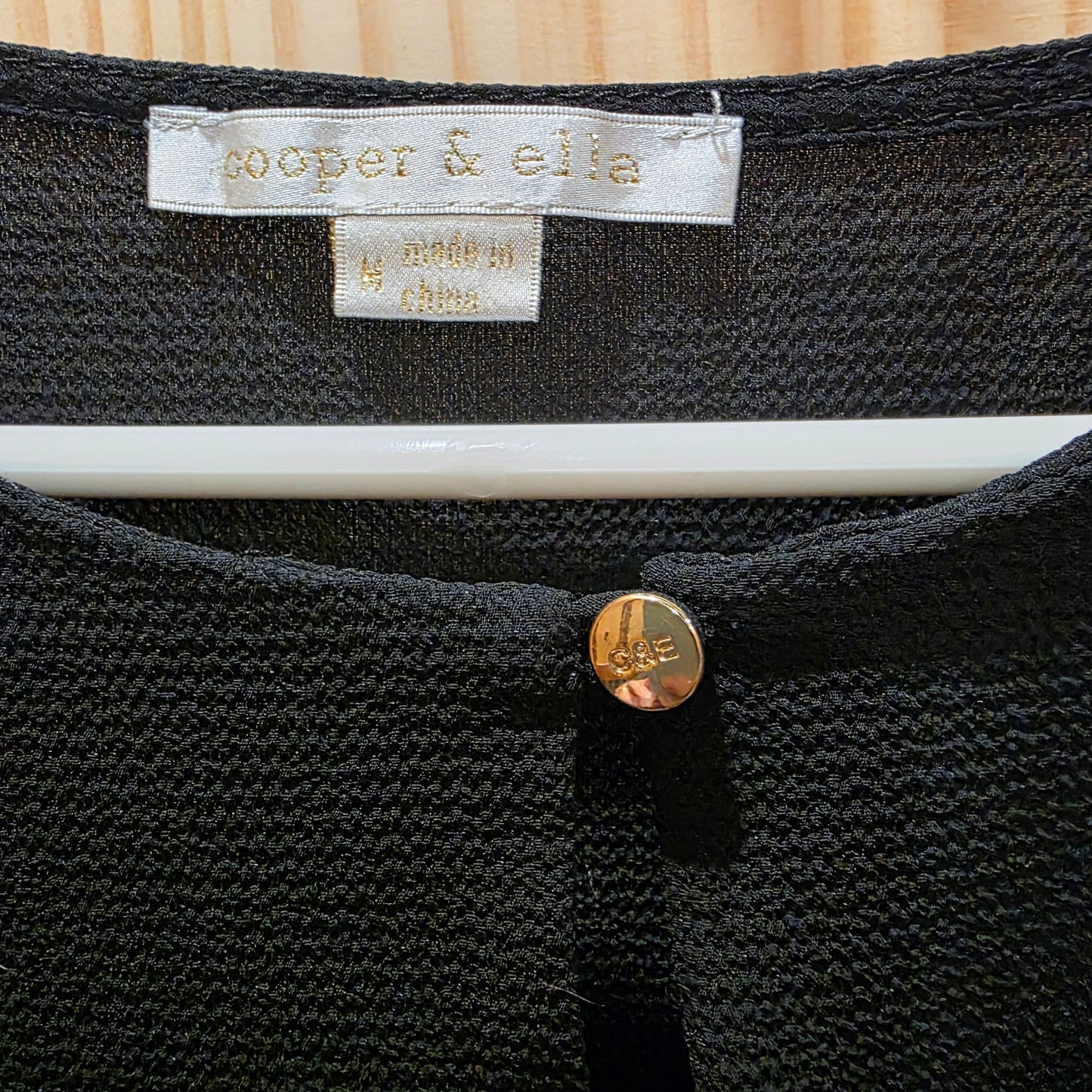 Cooper & Elle Women’s Pleeted Long Sleeve Black with Gold Accents Size M